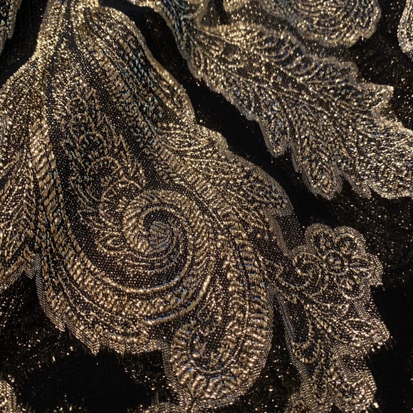 SOLD Dressy stunning scarf - Picture 6 of 7